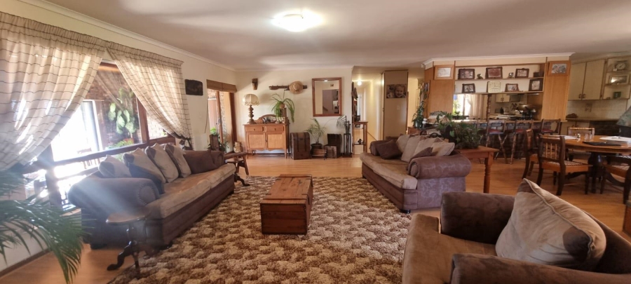 4 Bedroom Property for Sale in Hartenbos Heuwels Western Cape
